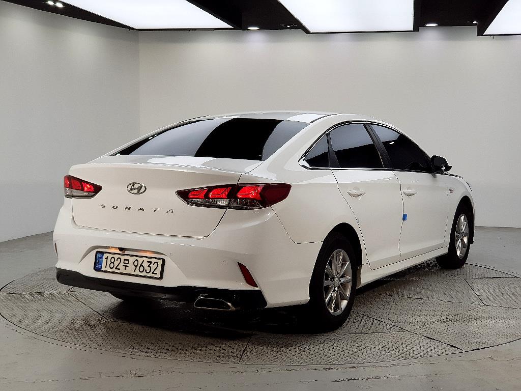 HYUNDAI Sonata - Vista 4