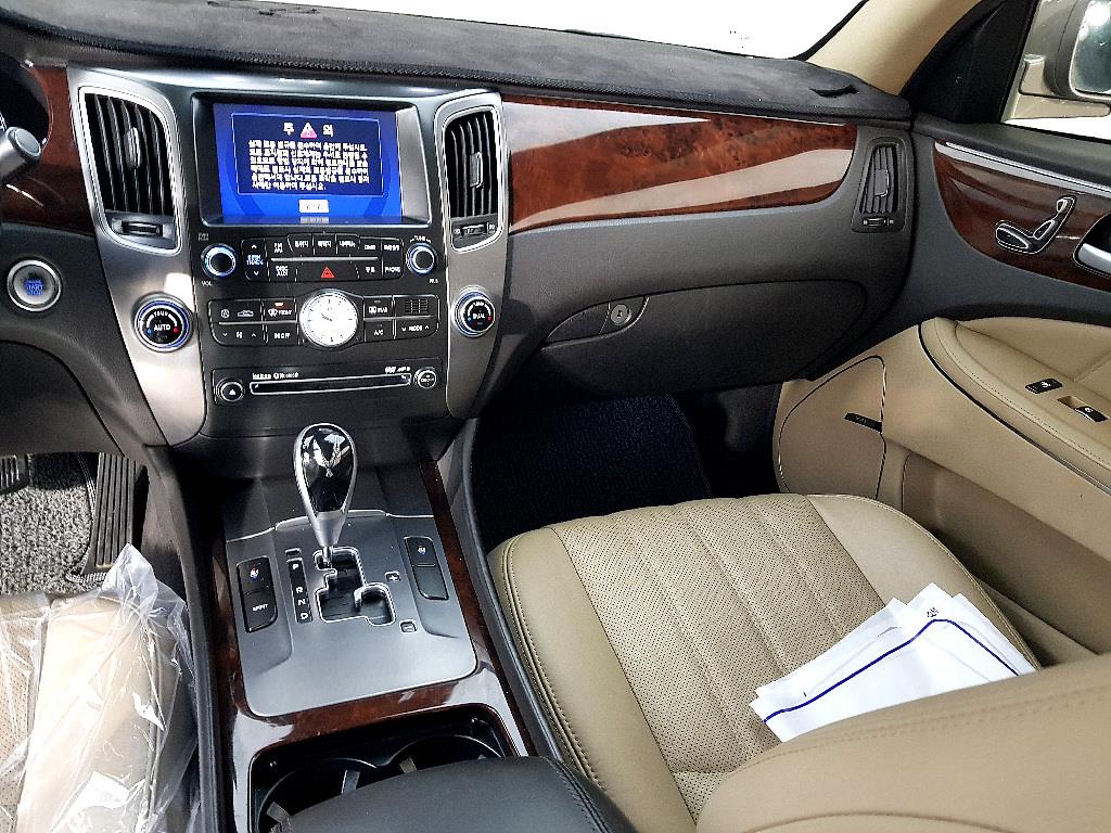 HYUNDAI Equus - Vista 10