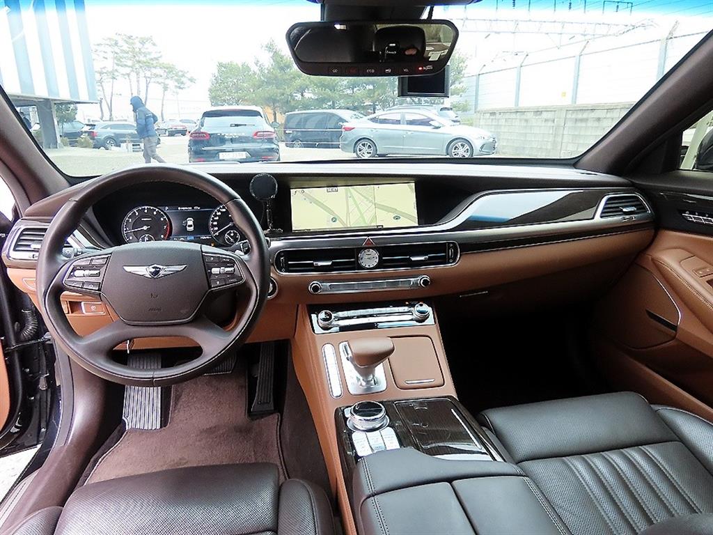 Genesis G90 - Vista 7