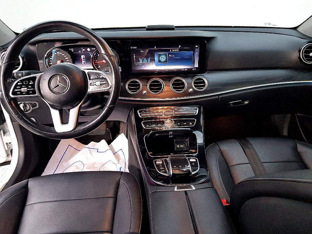 Mercedes Benz E class - Vista 5