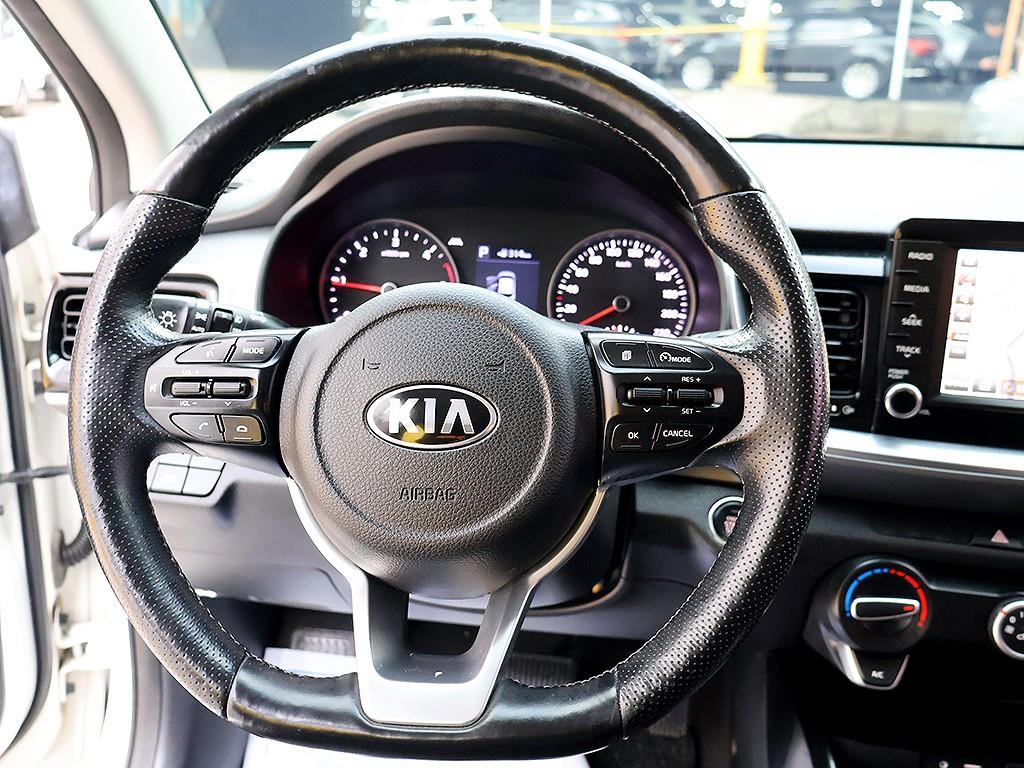 KIA Stonic 2018 Blanco - Importación desde Corea - HF Imports Iquique - Foto 8
