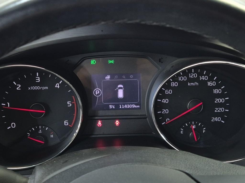 KIA Carnival - Vista 6