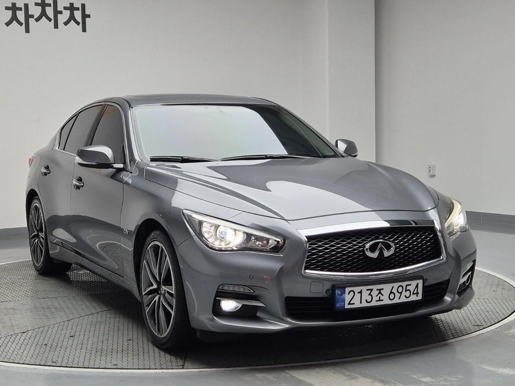 Infiniti Q - Vista 2