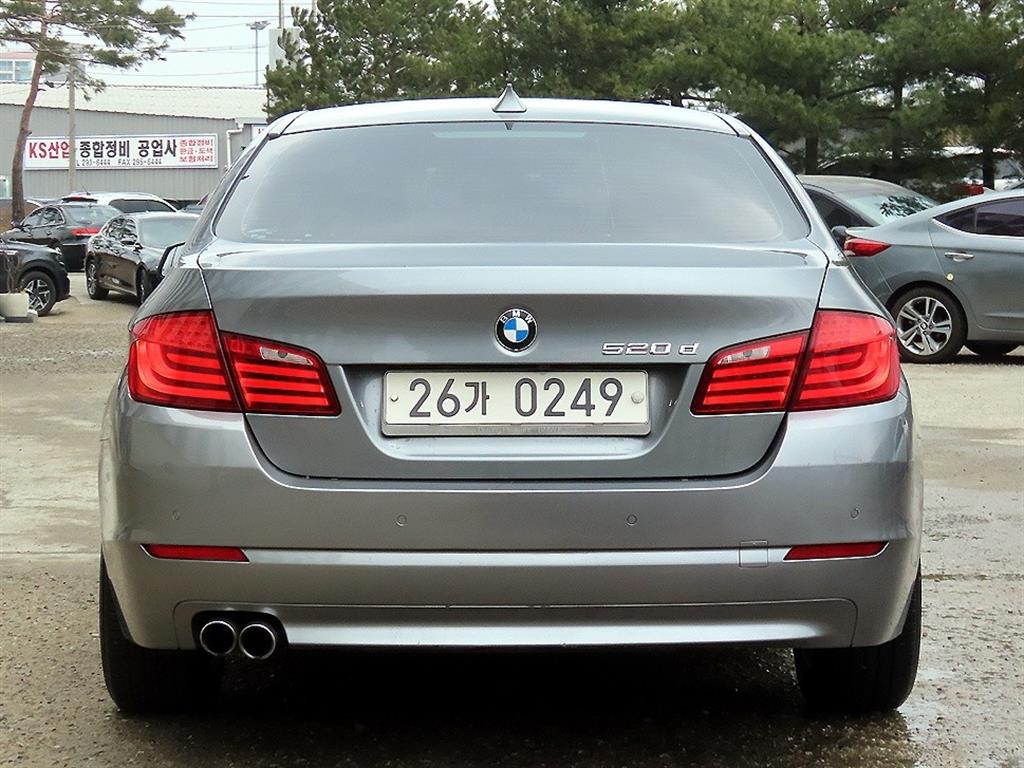 BMW 5 Series - Vista 4