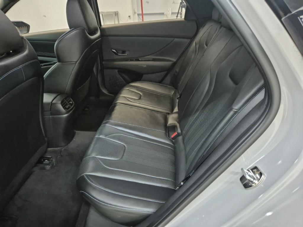 HYUNDAI Avante - Vista 12