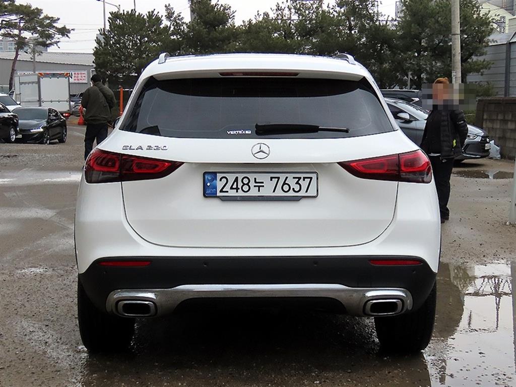 Mercedes Benz GLA Class - Vista 4