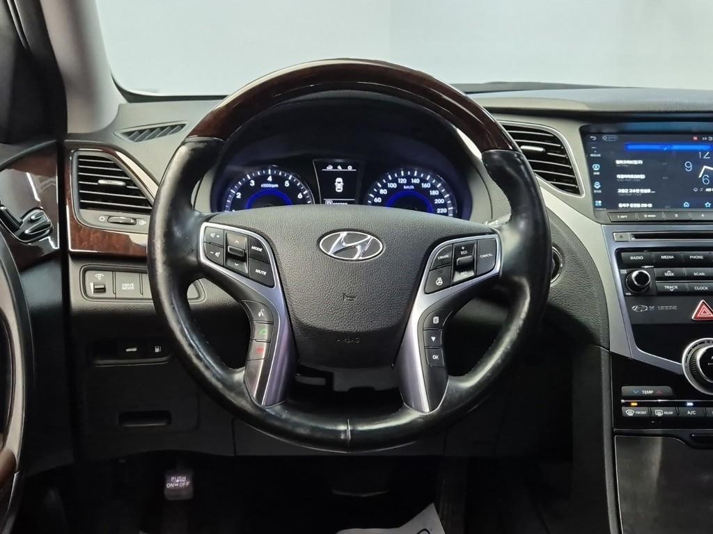 HYUNDAI Grandeur - Vista 9