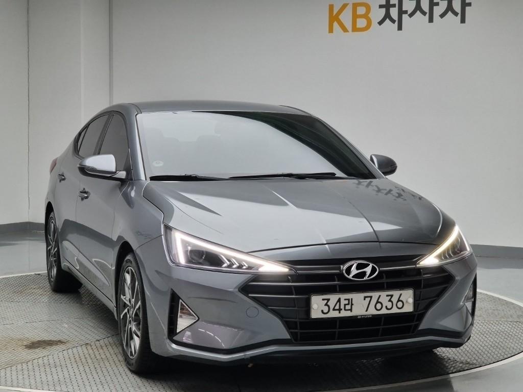 HYUNDAI Avante - Vista 4