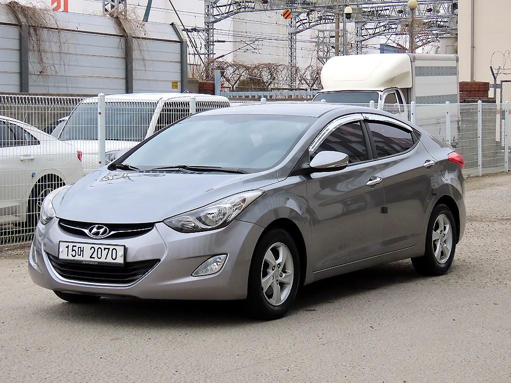 HYUNDAI Avante - Vista 2