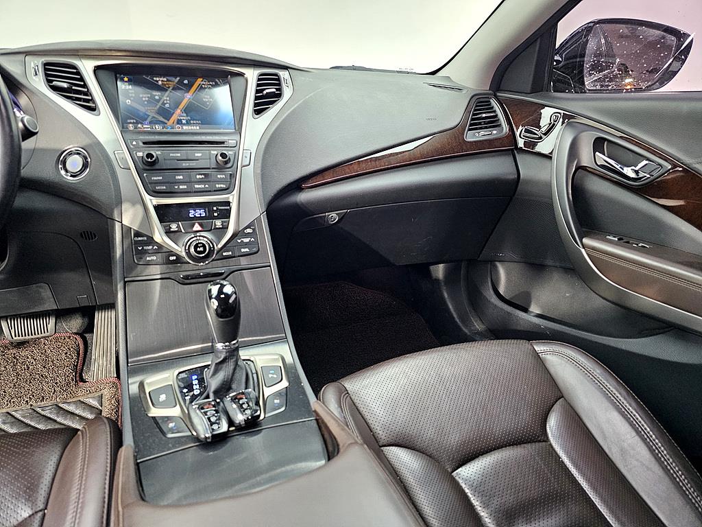 HYUNDAI Grandeur - Vista 10