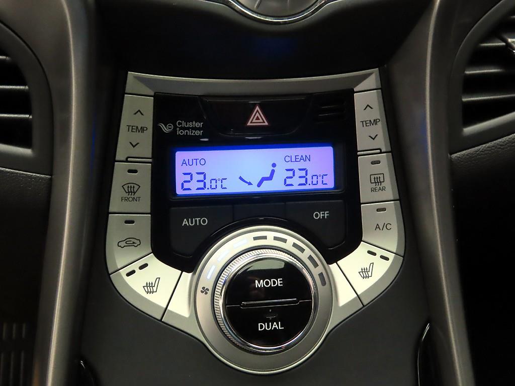 HYUNDAI Avante - Vista 9