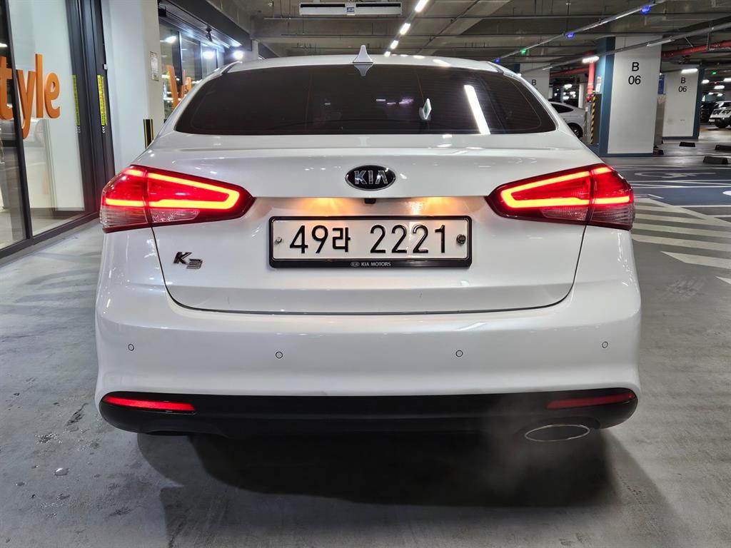 KIA K3 - Vista 5