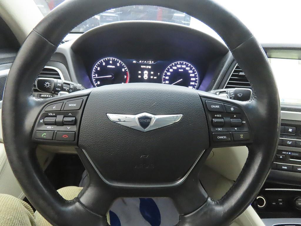 HYUNDAI Genesis - Vista 8