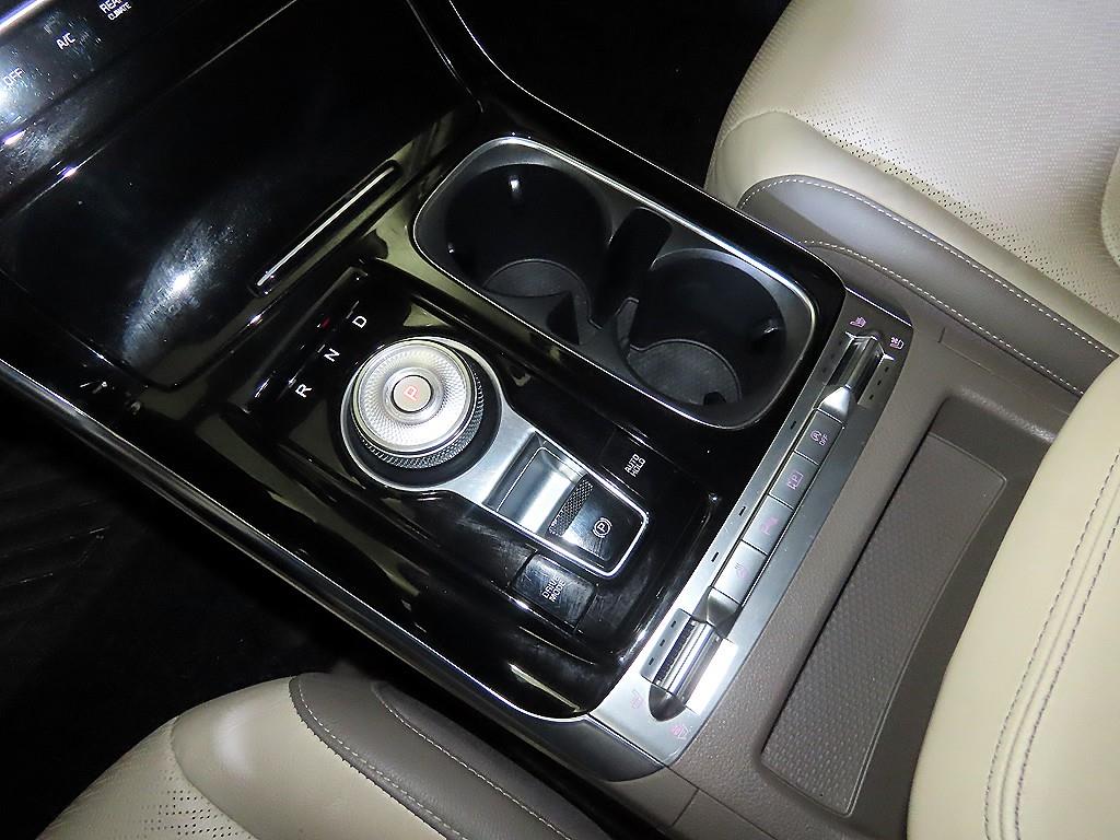 KIA Carnival - Vista 12