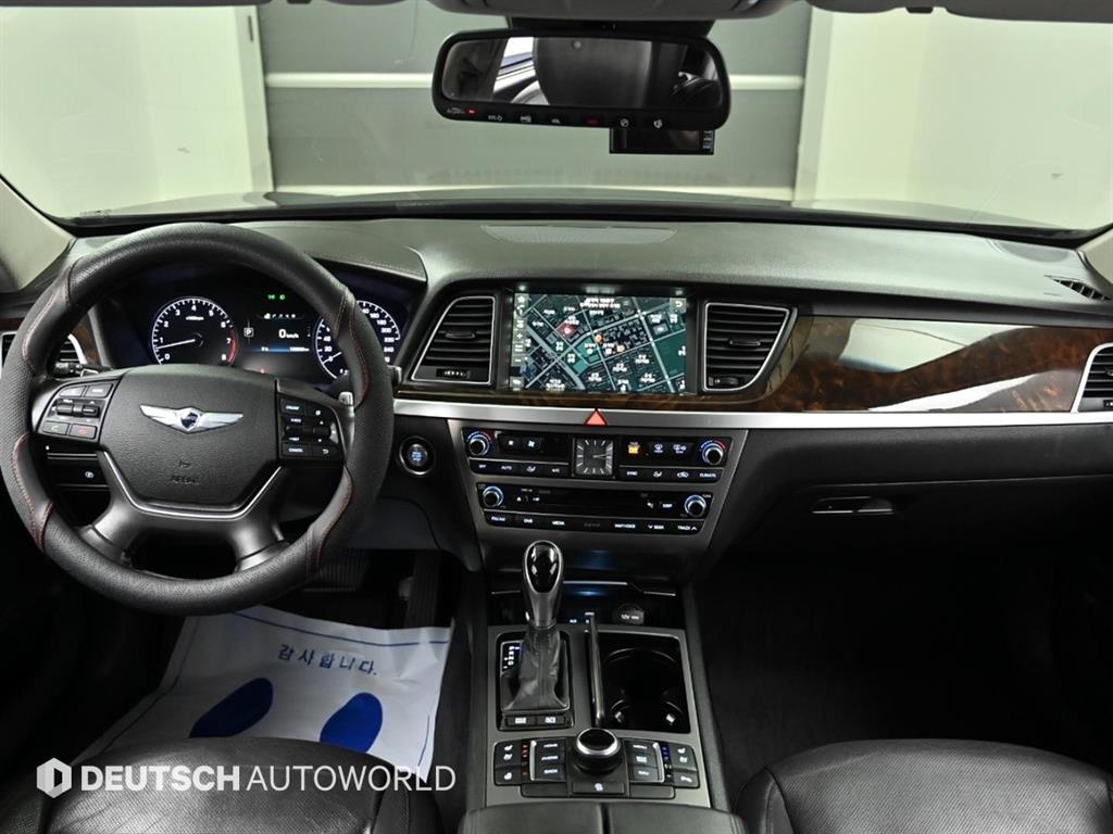 HYUNDAI Genesis - Vista 7