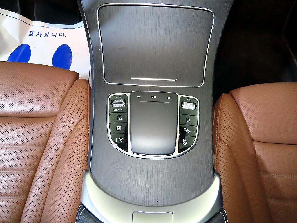 Mercedes Benz GLC Class - Vista 12