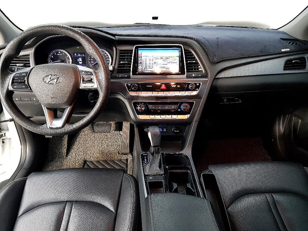 HYUNDAI Sonata - Vista 5