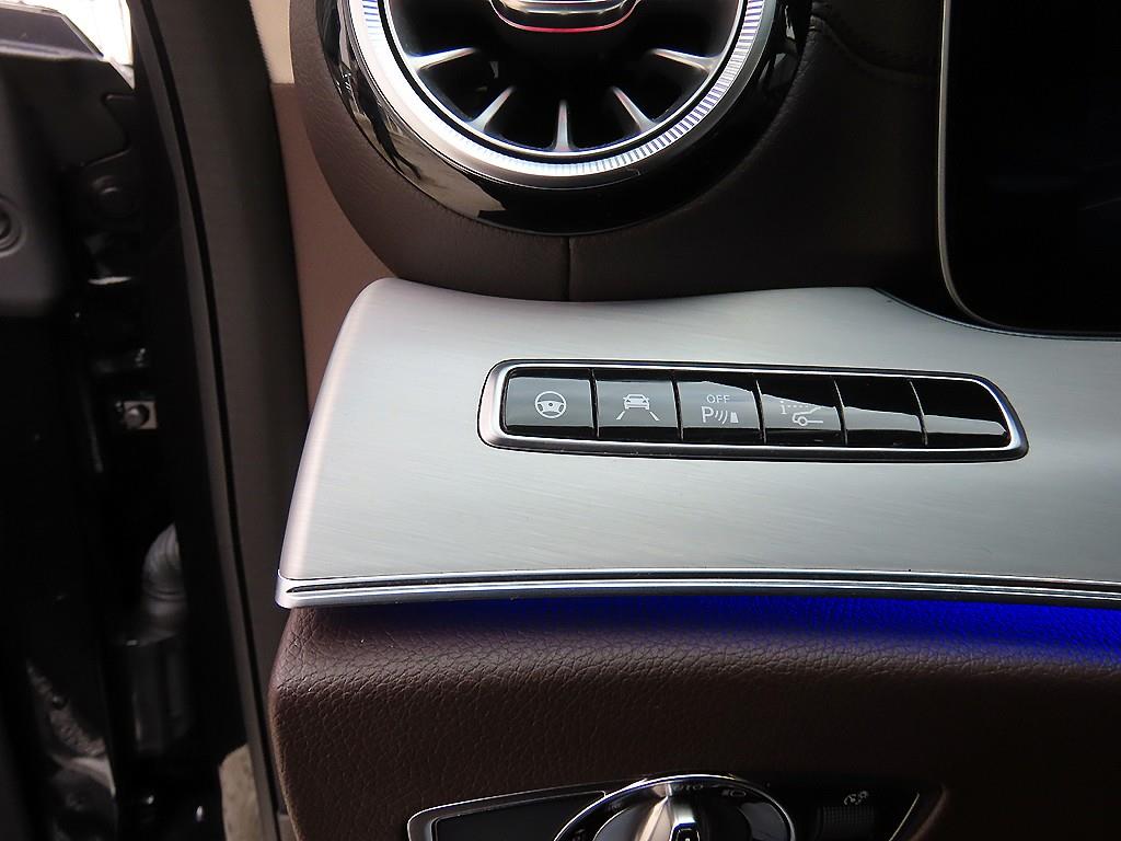 Mercedes Benz CLS Class - Vista 12