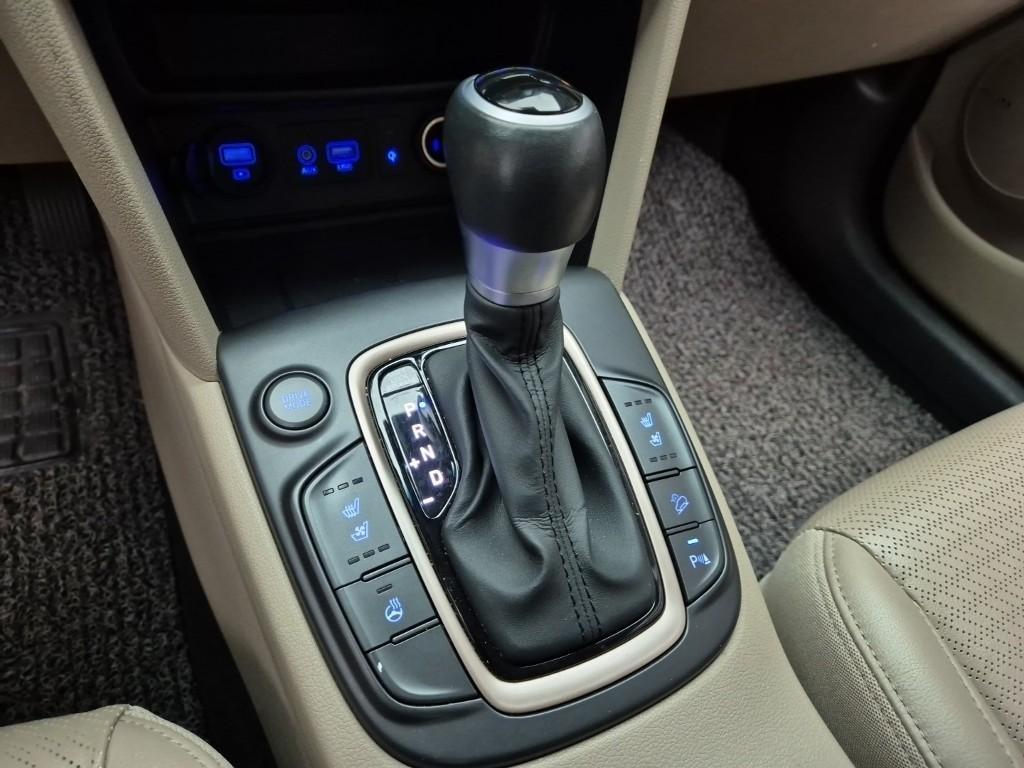 HYUNDAI Kona - Vista 12