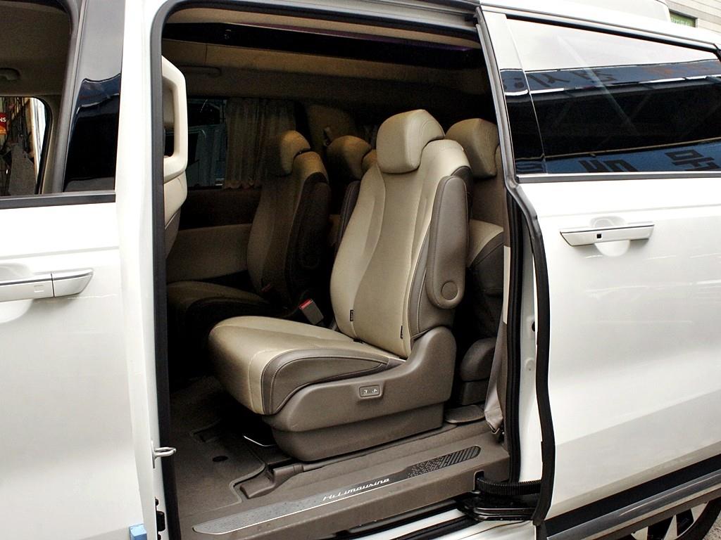 KIA Carnival - Vista 11