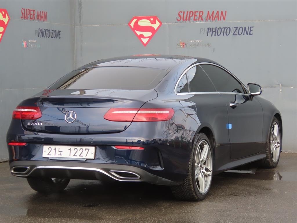 Mercedes Benz E class - Vista 5