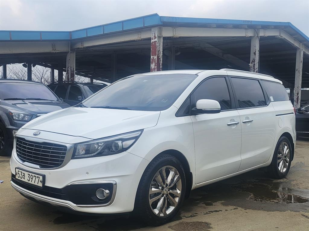 KIA Carnival - Vista 4