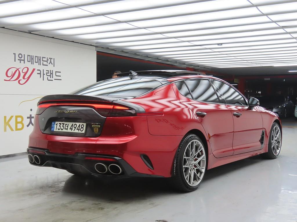 KIA Stinger - Vista 4