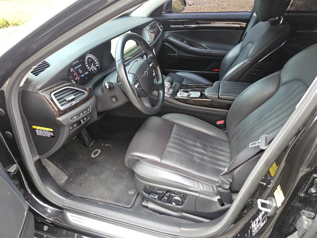 Genesis G90 - Vista 11