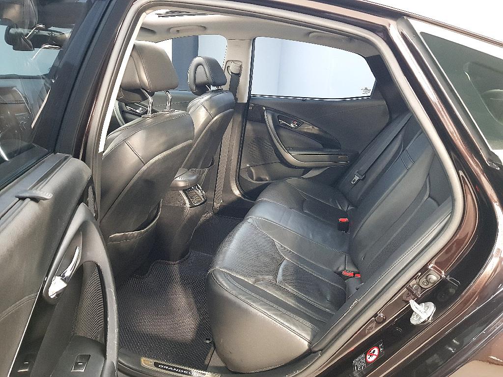 HYUNDAI Grandeur - Vista 9