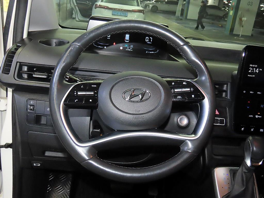 HYUNDAI Staria - Vista 8