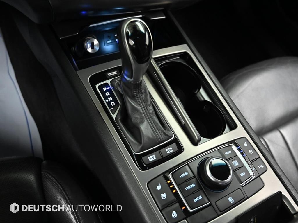 HYUNDAI Genesis - Vista 9