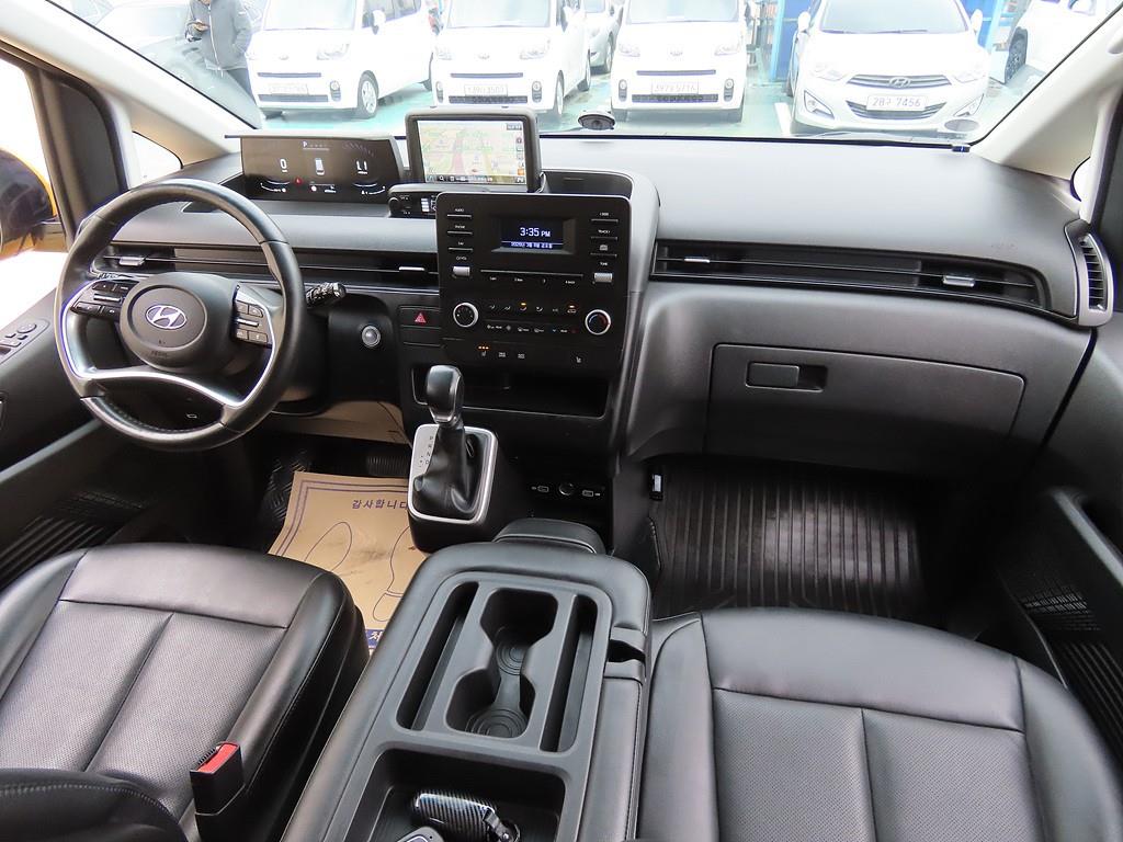 HYUNDAI Staria - Vista 5