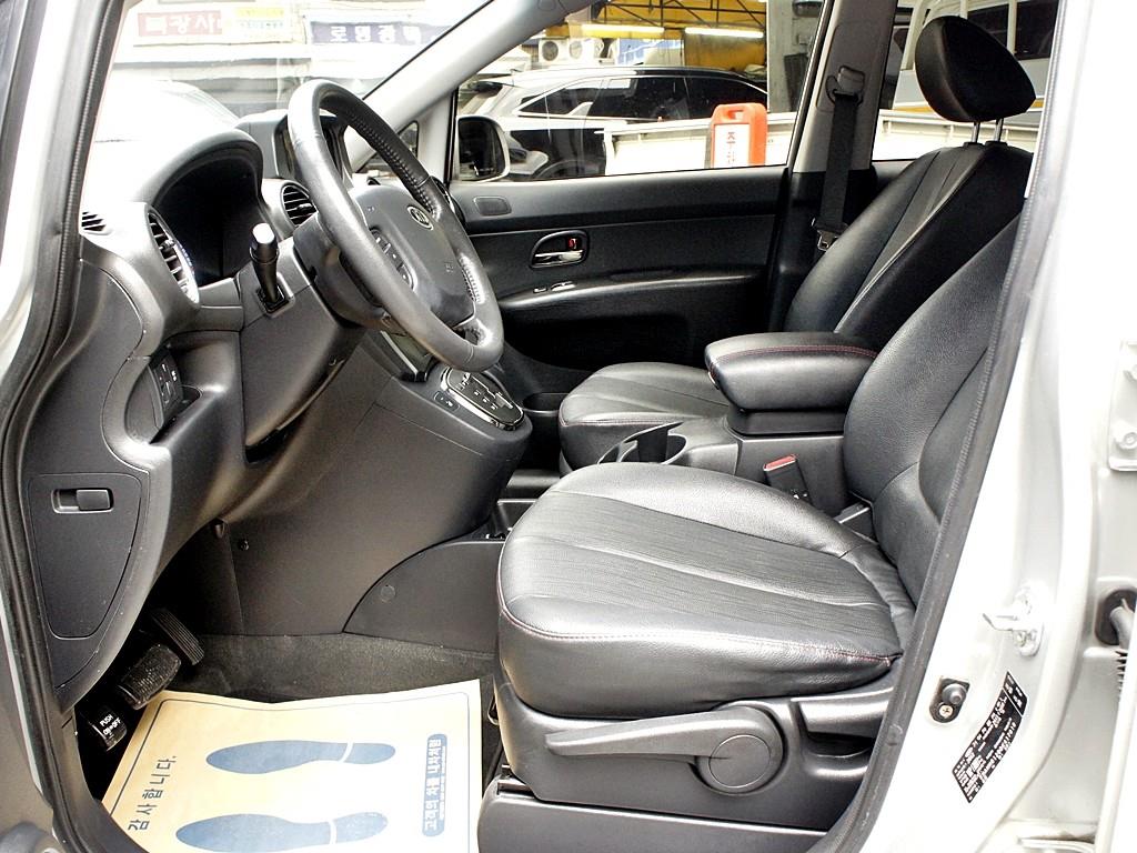 KIA Carens - Vista 9