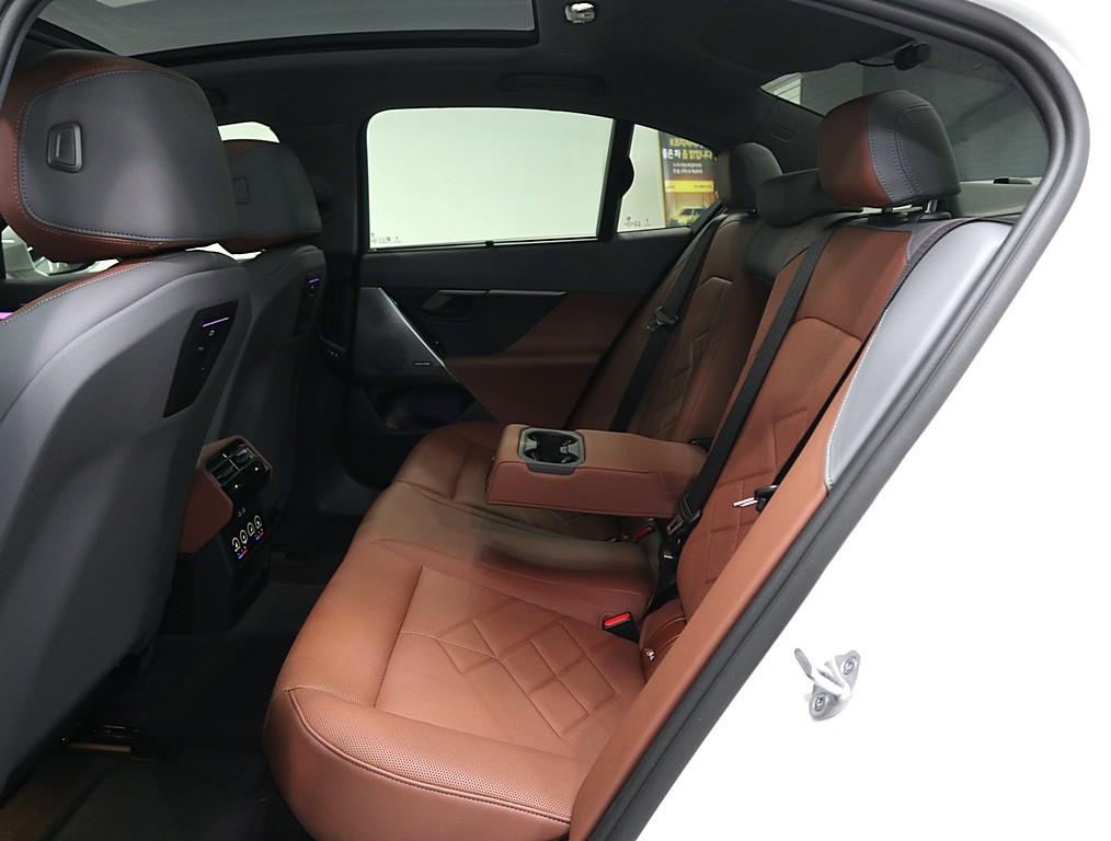 BMW 5 Series - Vista 9