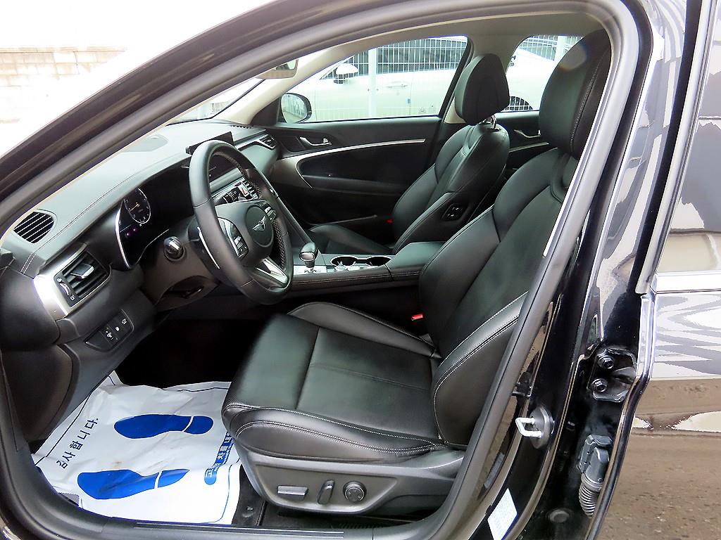 Genesis G70 - Vista 5