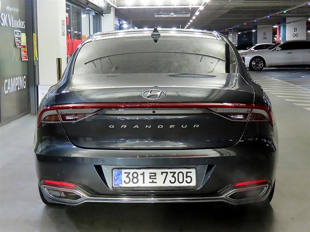 HYUNDAI Grandeur - Vista 5