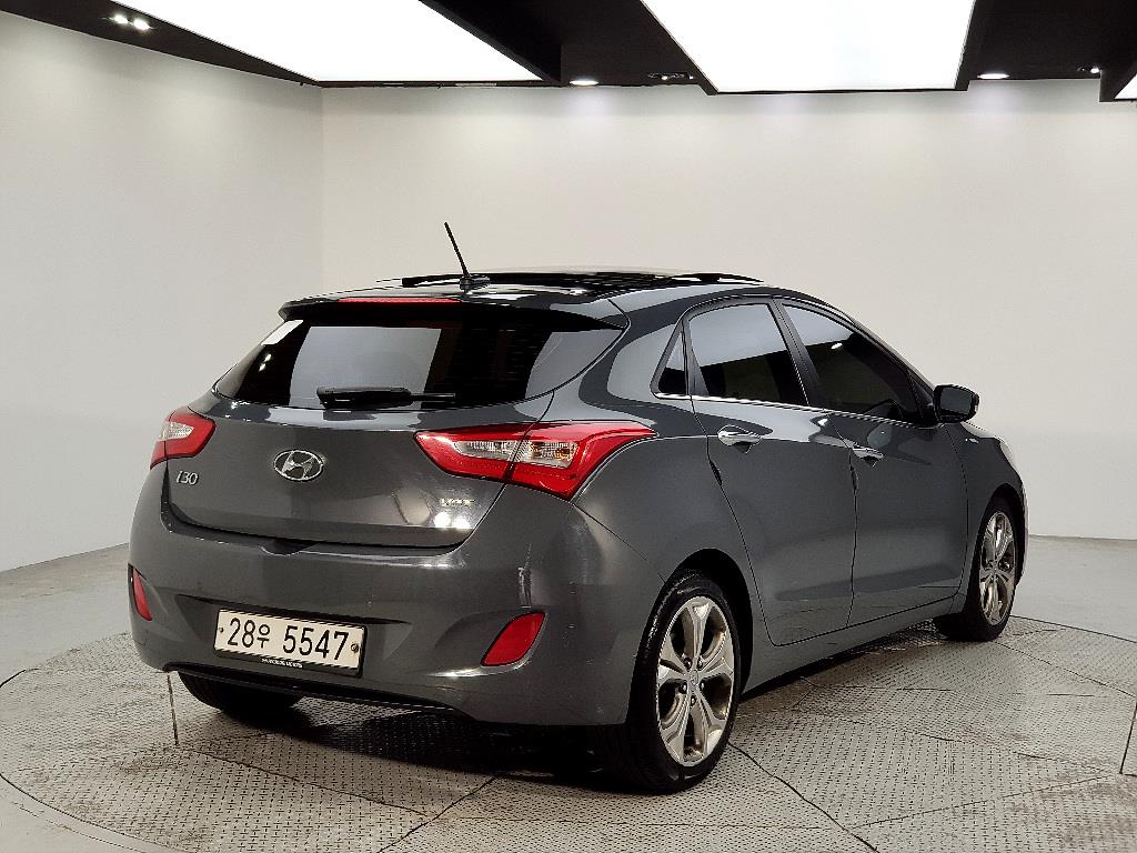 HYUNDAI i30 - Vista 4