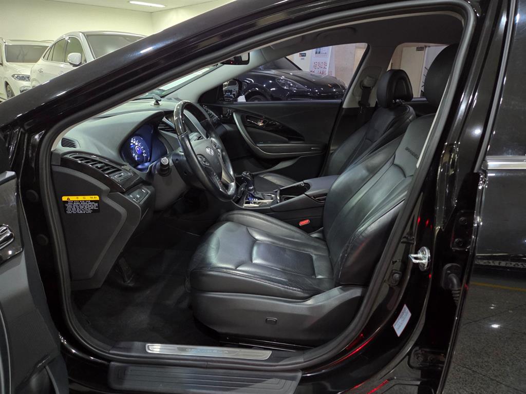 HYUNDAI Grandeur - Vista 6