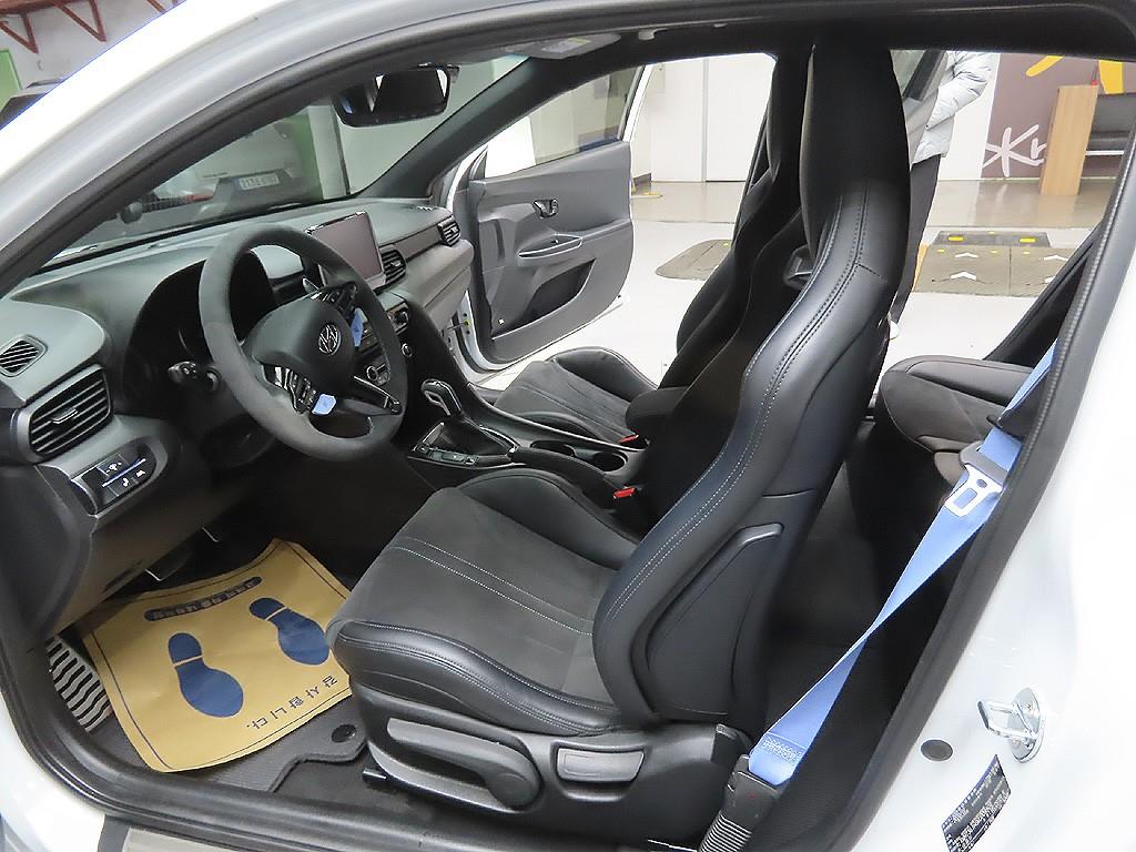 HYUNDAI Veloster 2021 Blanco - Importación desde Corea - HF Imports Iquique - Foto 8