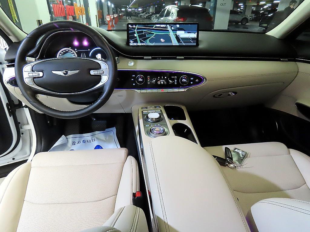 Genesis GV70 - Vista 10