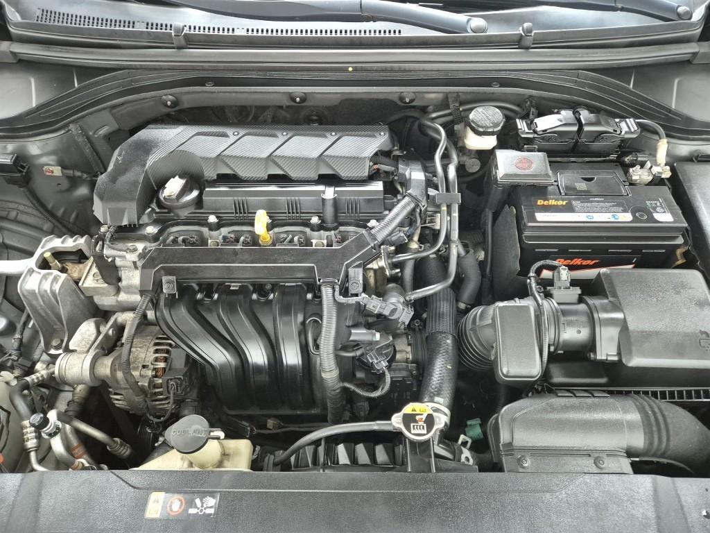 HYUNDAI Avante - Vista 5