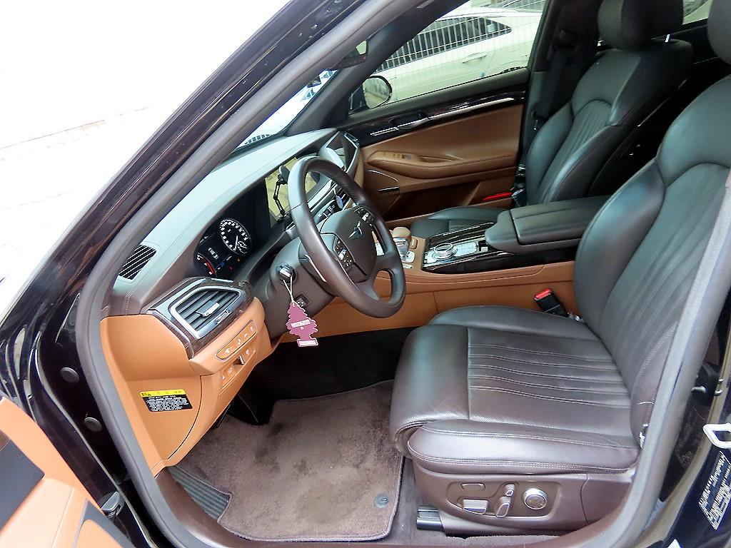 Genesis G90 - Vista 5