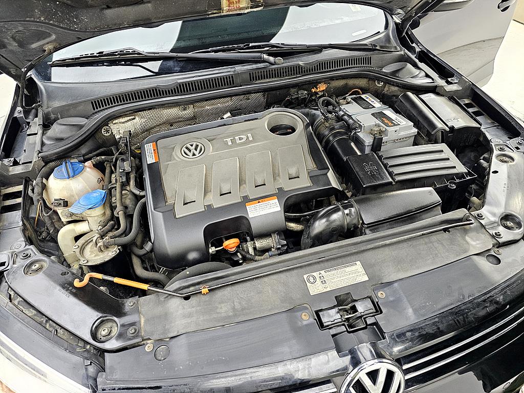 Volkswagen Jetta - Vista 6