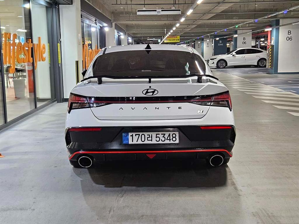 HYUNDAI Avante - Vista 5