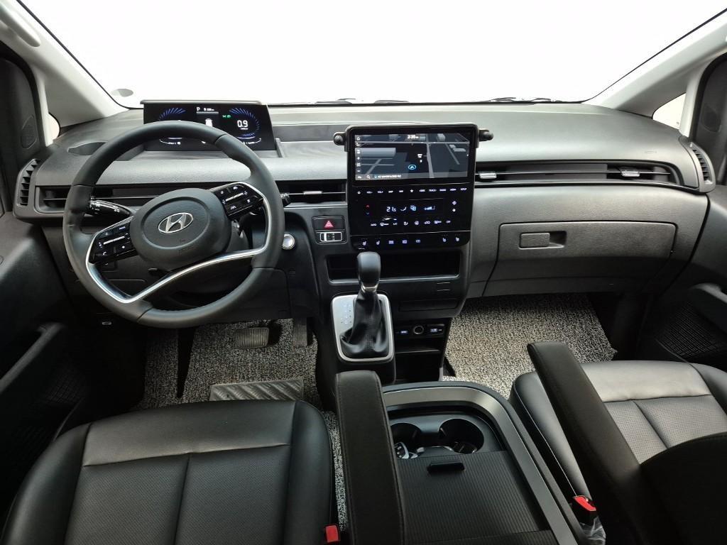 HYUNDAI Staria - Vista 7