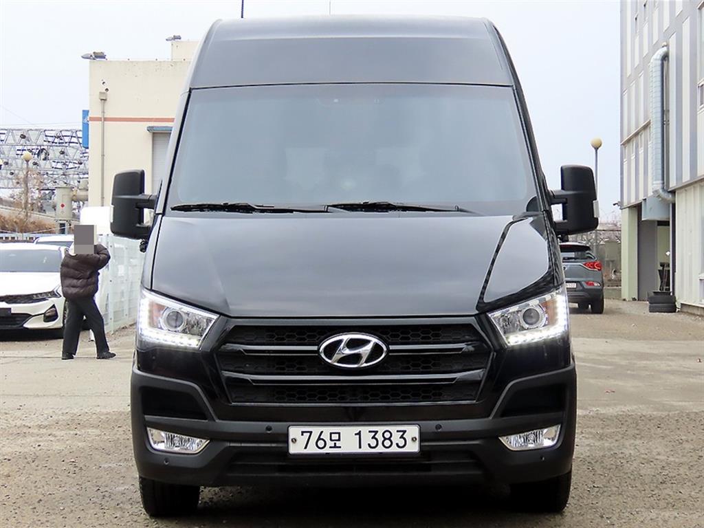 HYUNDAI Solati 2017 Negro - Importación desde Corea - HF Imports Iquique - Foto 1