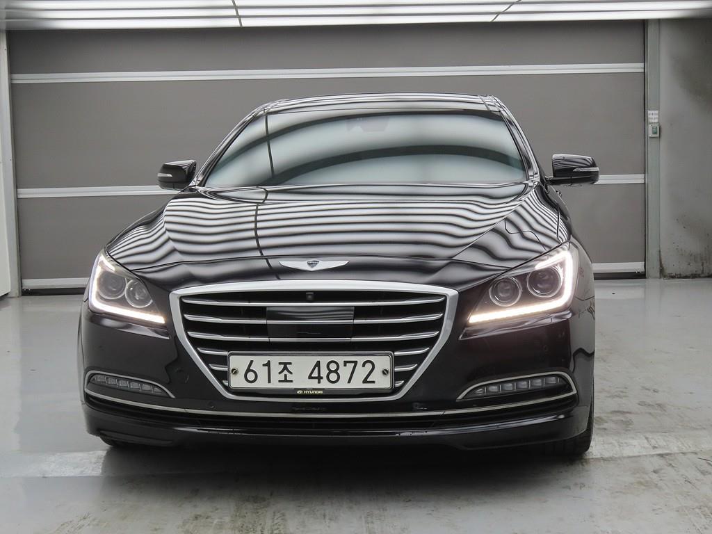 HYUNDAI Genesis - Vista 2