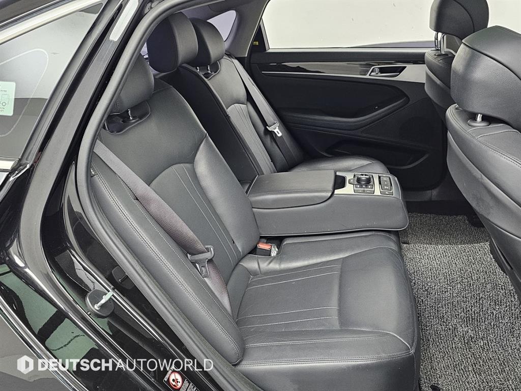 Genesis G80 - Vista 12