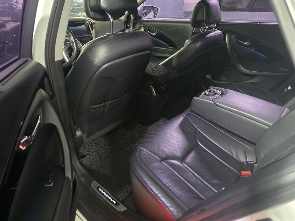 HYUNDAI Grandeur - Vista 9