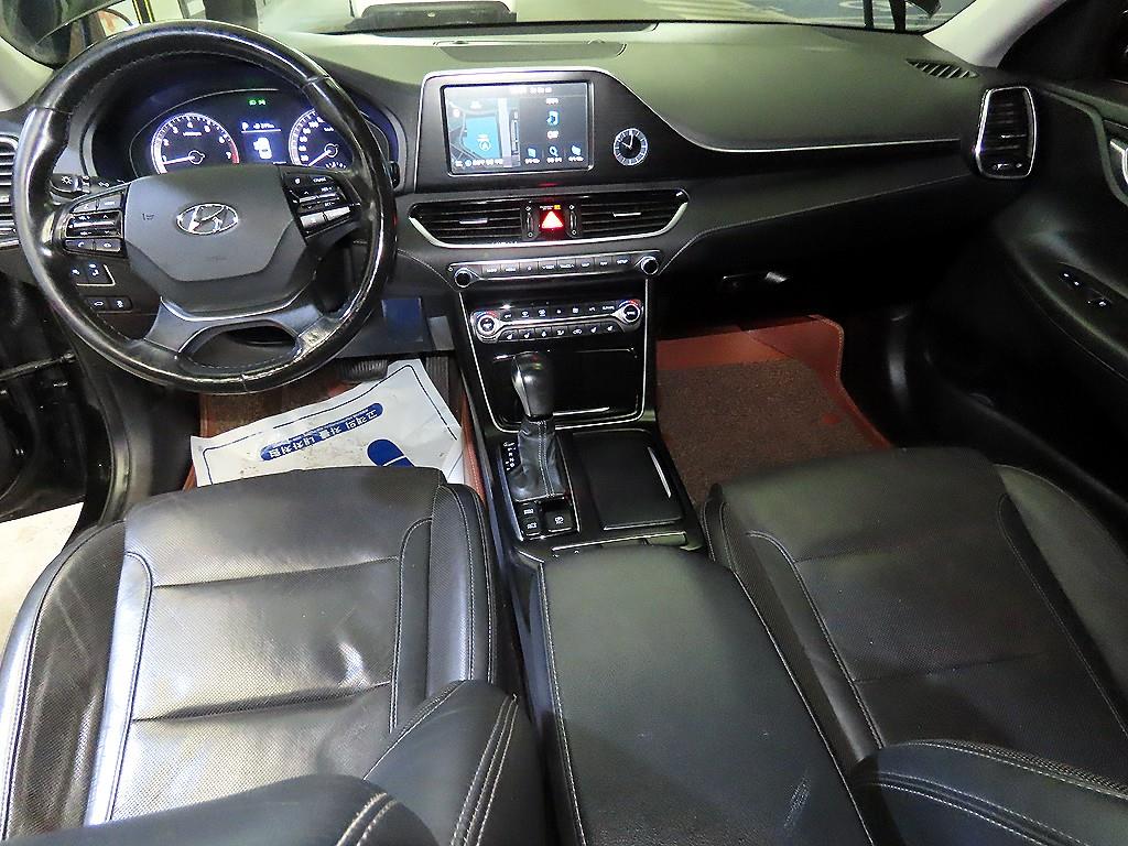 HYUNDAI Grandeur - Vista 10